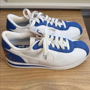 Nike Cortez vintage White and Blue Sneakers